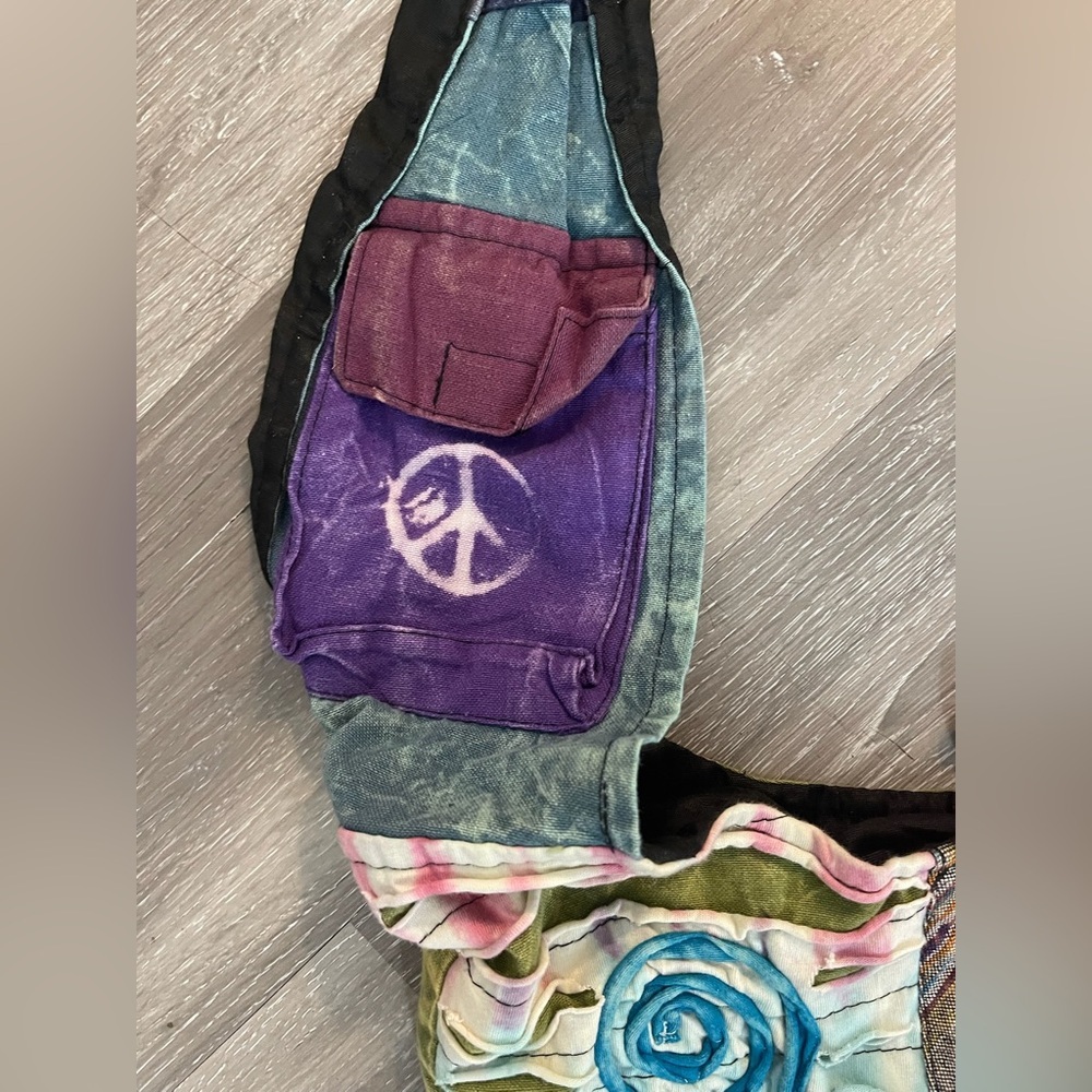 KPC Unique Vibrant and Colorful Patchwork Soft Design Zip Up Shoulder Bag - Picture 4 of 7